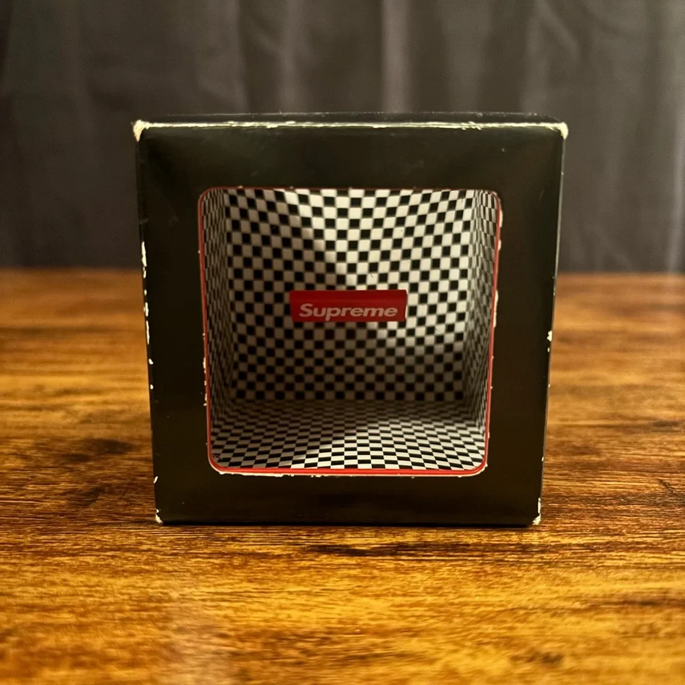 Supreme Illusion Coin Bank - Picture 9 of 9